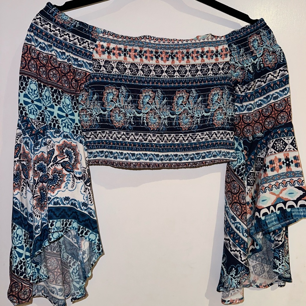 Love Tree Strapless Long Sleeve Crop Top